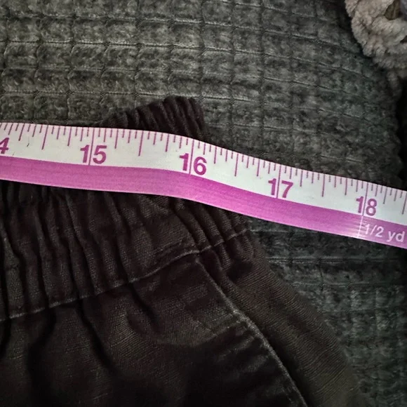 Nike Men's Cargo Pants in Black Size XL
Waist 16” Inseam 28” Pre-Loved - Picture 8 of 9